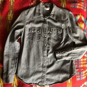 Levi’s Pearl Snap Button up